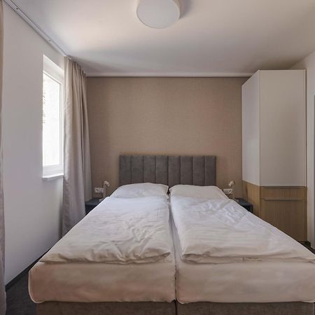 Hotel Taxis Bratislava - New Rooms Extérieur photo
