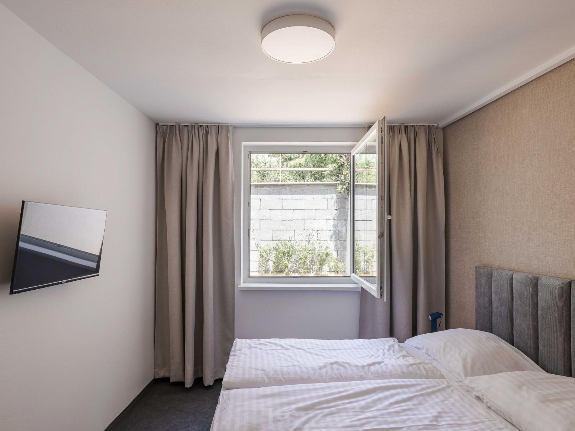Hotel Taxis Bratislava - New Rooms Extérieur photo